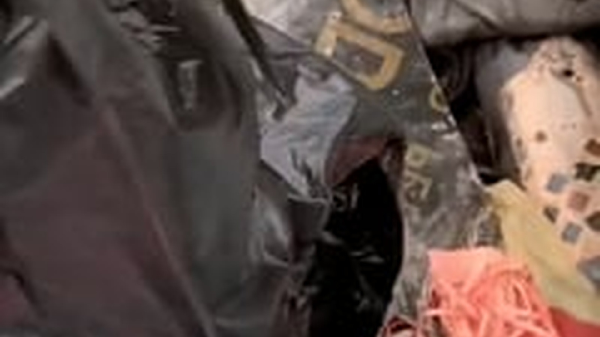 N1805060_man rescue a kitten thrown intothe landfill #cat #catsoftiktok #k..._part2