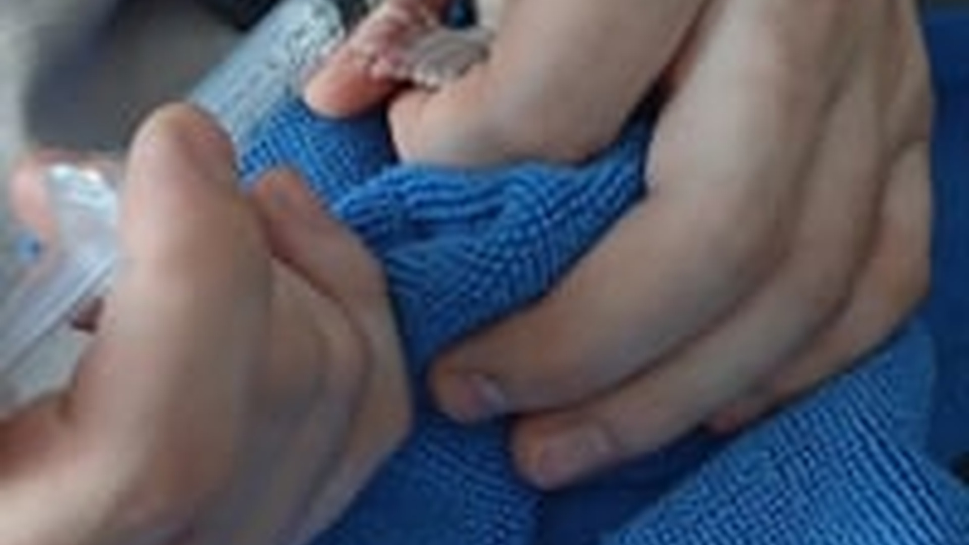 N2205104_Man adopted an abandoned baby otter gave it a warm home #animals_part2
