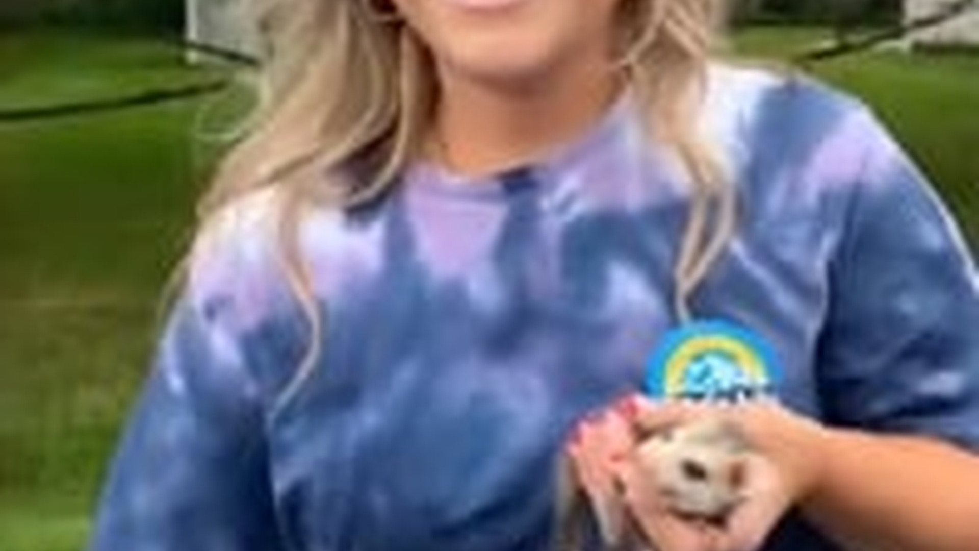 N2205228_Girl adopted a baby opossum abandoned by its mother #animals #rescuea_part2